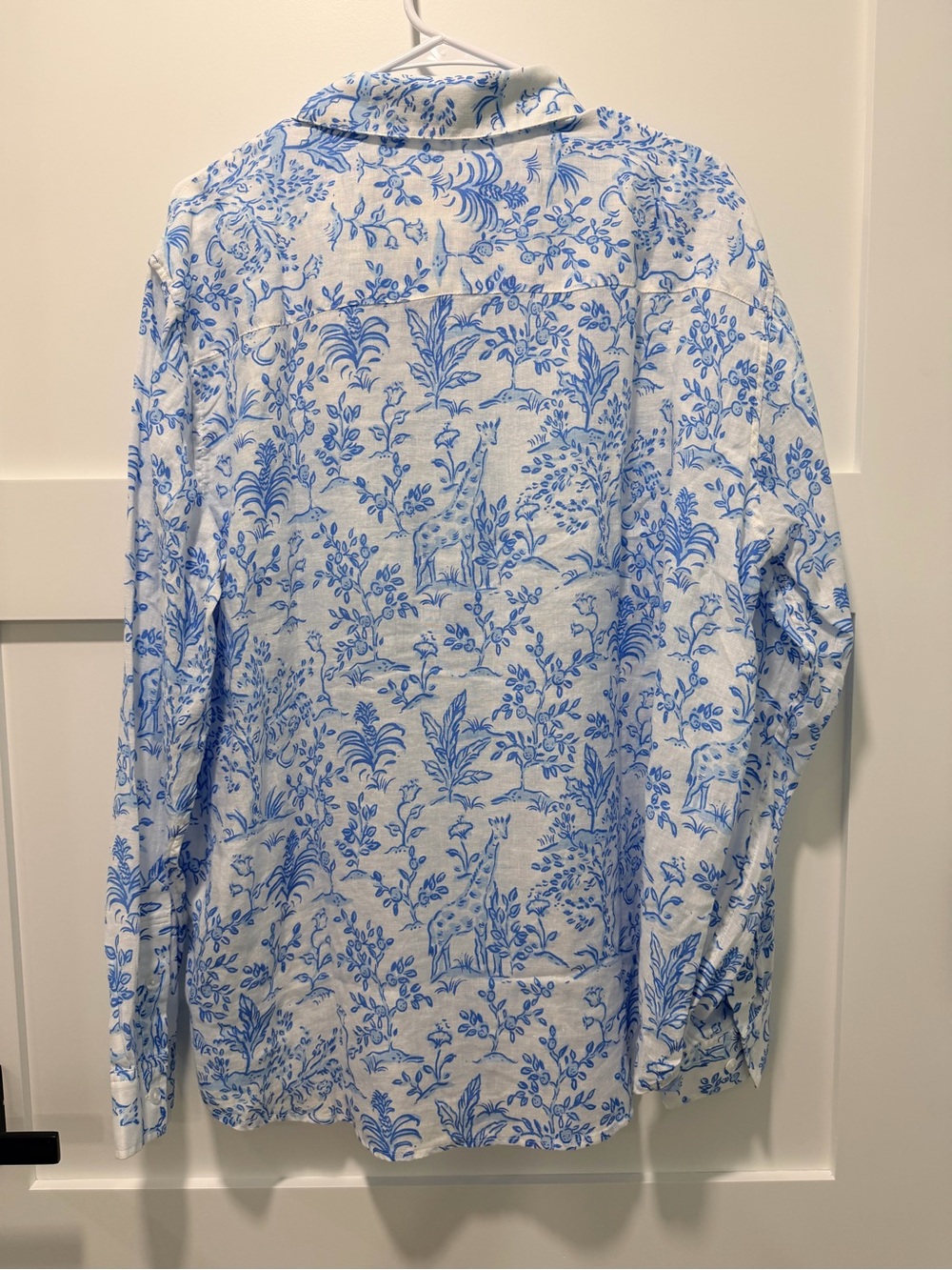 Lilly Pulitzer Men's White Shirt with Blue Floral Animal Print - Picture 3 of 5